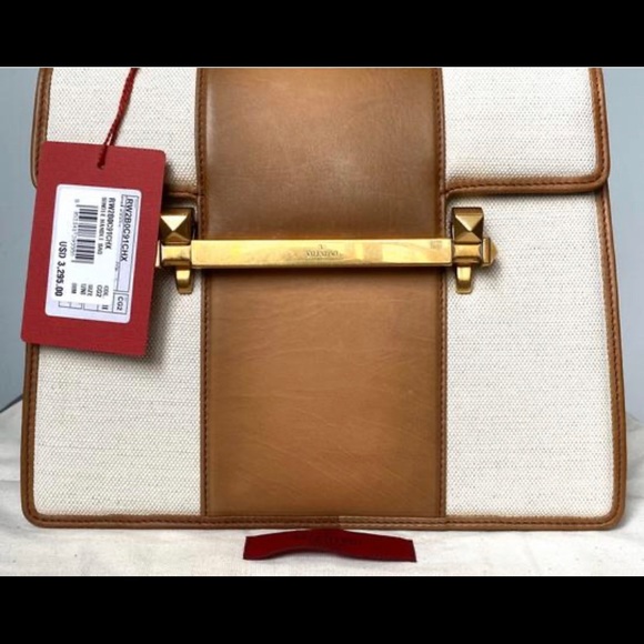 Medium Uptown Rockstud Brown Linen and
Burnished Calfskin Leather Tote - Picture 3 of 12